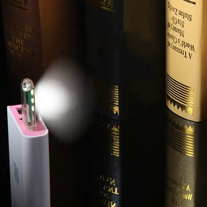 Oto4 3 ledli usb ışık beyaz renk yüksek aydınlarma gücü Oto4 3 ledli usb ışık beyaz renk yüksek aydınlarma gücü