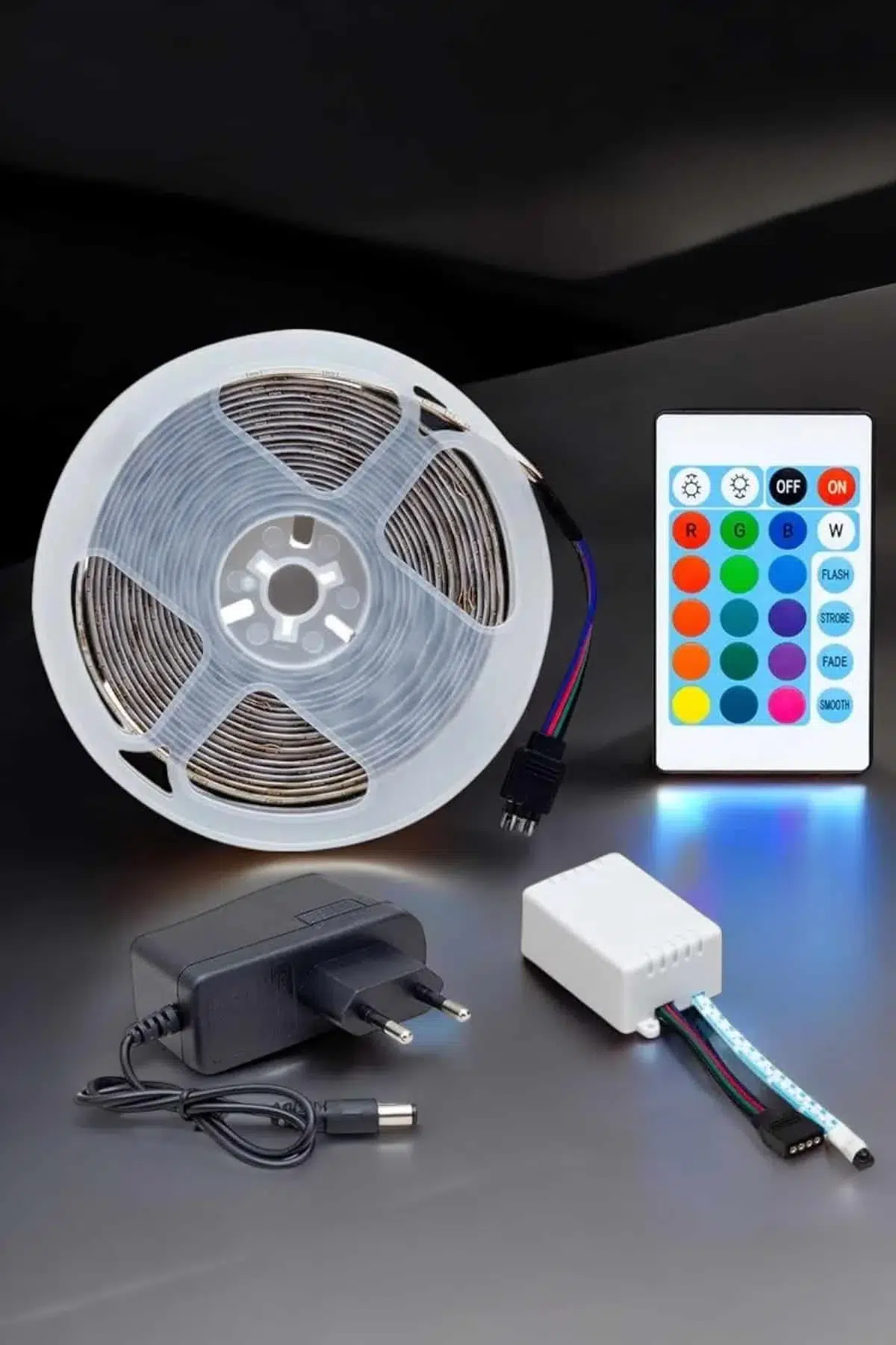 5 Metre Şerit Led Rgb Işıklı Kumandalı Güç Adaptörü Her Ortama Uygun 5 Metre Şerit Led Rgb Işıklı Kumandalı Güç Adaptörü Her Ortama Uygun