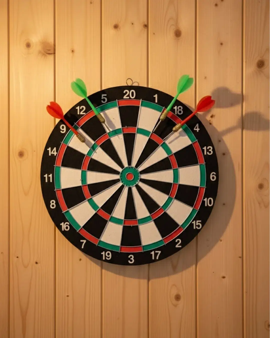 Ev Ve Ofis İçin 17 İnç Dart Tahtası Seti 4 Adet Dart Oku Dahil Ev Ve Ofis İçin 17 İnç Dart Tahtası Seti 4 Adet Dart Oku Dahil