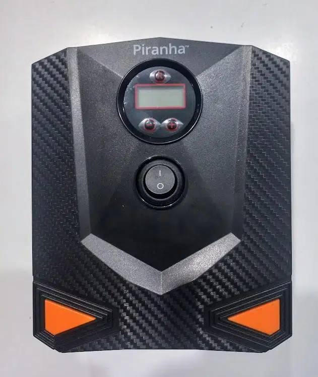 Piranha Dijital Hava Kompresörü Lastik Hava Pompası 150Psi Çakmaklık Girişli Piranha Dijital Hava Kompresörü Lastik Hava Pompası 150Psi Çakmaklık Girişli