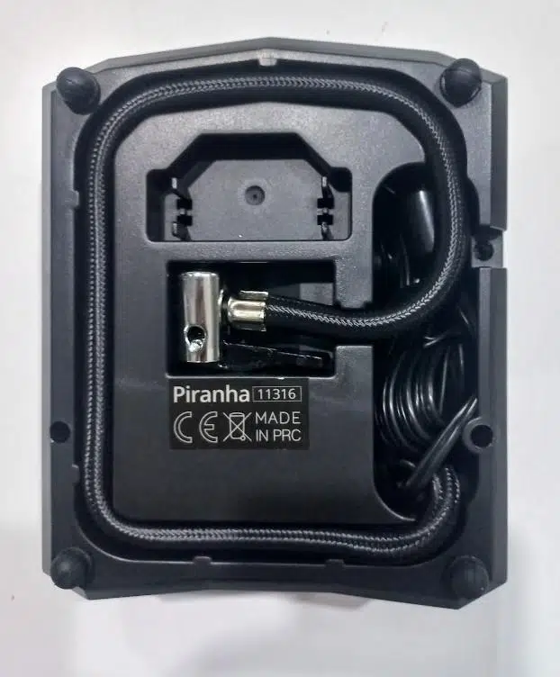 Piranha Dijital Hava Kompresörü Lastik Hava Pompası 150Psi Çakmaklık Girişli Piranha Dijital Hava Kompresörü Lastik Hava Pompası 150Psi Çakmaklık Girişli