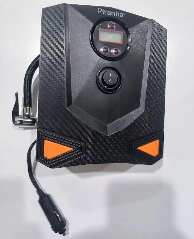 Piranha Dijital Hava Kompresörü Lastik Hava Pompası 150Psi Çakmaklık Girişli Piranha Dijital Hava Kompresörü Lastik Hava Pompası 150Psi Çakmaklık Girişli