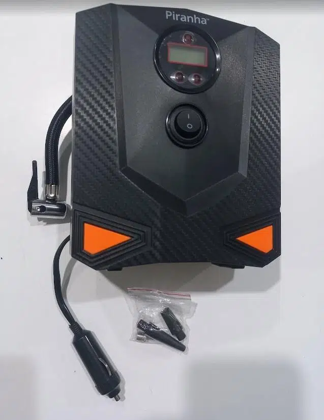 Piranha Dijital Hava Kompresörü Lastik Hava Pompası 150Psi Çakmaklık Girişli Piranha Dijital Hava Kompresörü Lastik Hava Pompası 150Psi Çakmaklık Girişli