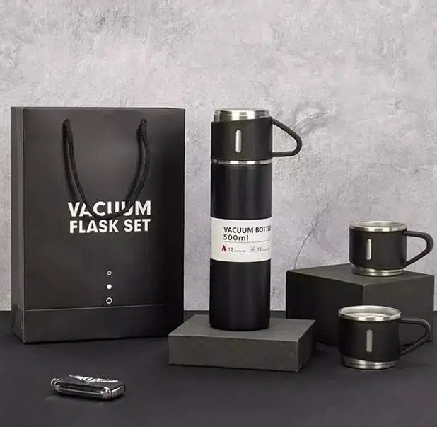 Zhltools Üç Bardaklı Kutulu Paslanmaz Termos Seti Siyah 500 ml Çelik Termos Zhltools Üç Bardaklı Kutulu Paslanmaz Termos Seti Siyah 500 ml Çelik Termos